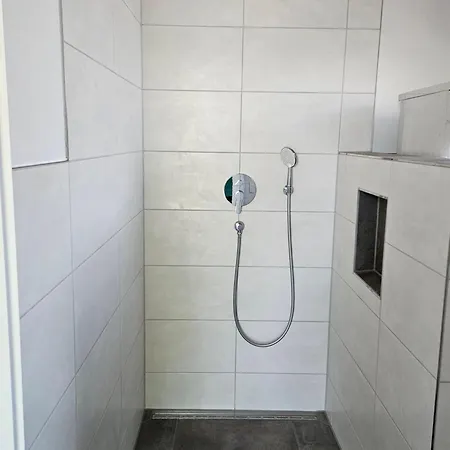 Moderne,Ruhige Ferienwohnung In Eicherloh Finsing Buitenkant foto